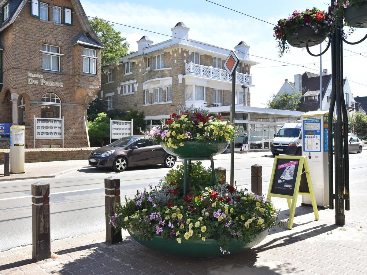 Former Hotel In The Centre And At 50 Metres From The Beach In Panne De Panne Exterior foto